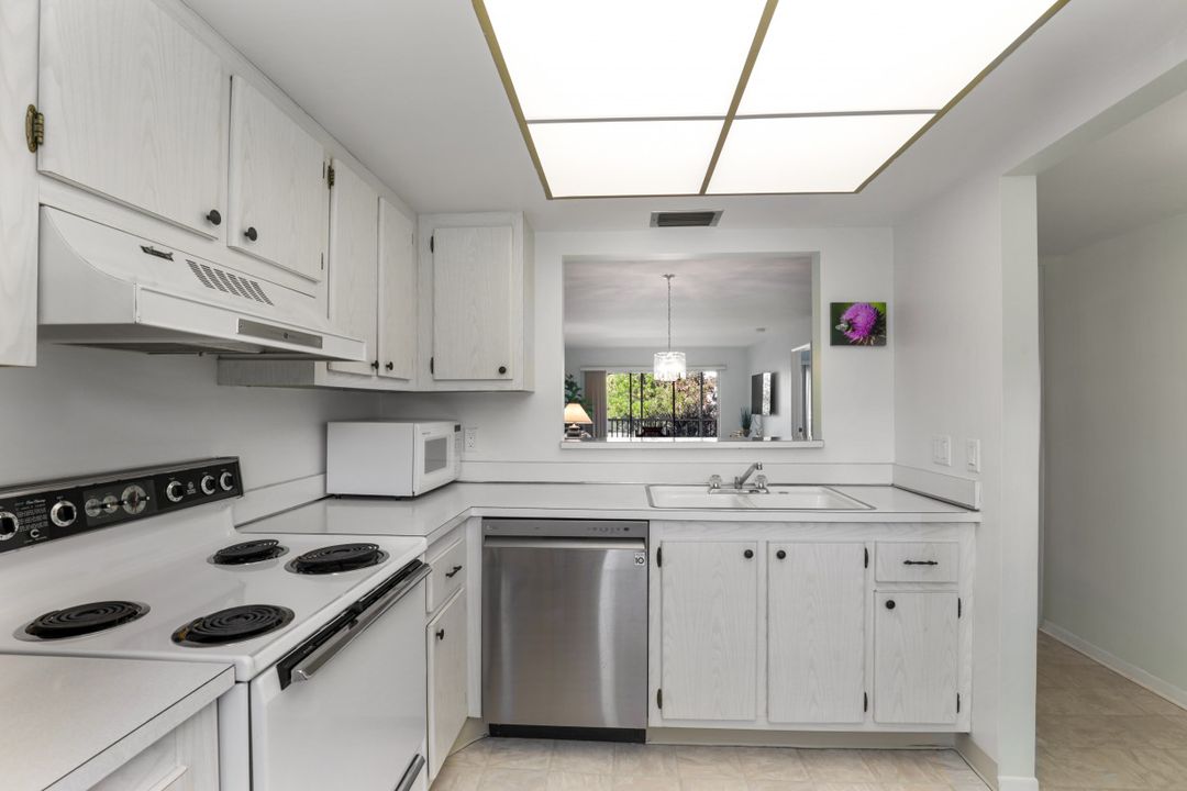 3150 Binnacle Dr #217, Naples, FL 34103