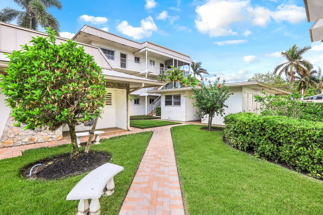 766 Central Ave #319, Naples, FL 34102