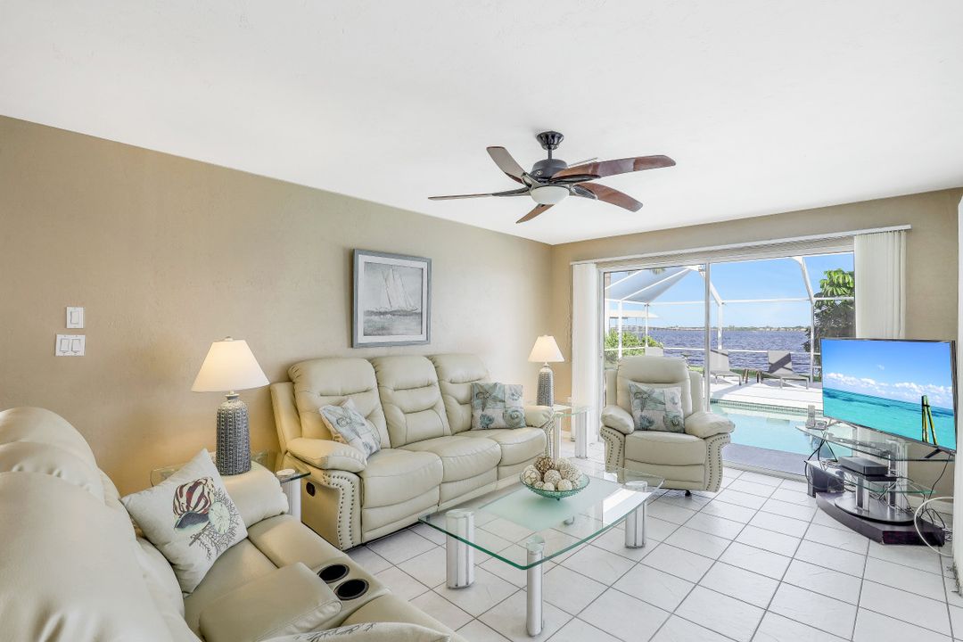 5261 Nautilus Dr, Cape Coral, FL 33904