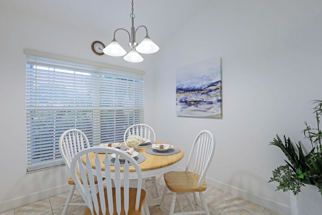 5873 Northridge Dr, Naples, FL 34110