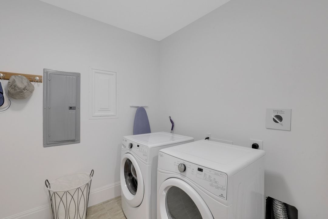 1035 3rd Ave S #318, Naples, FL 34102