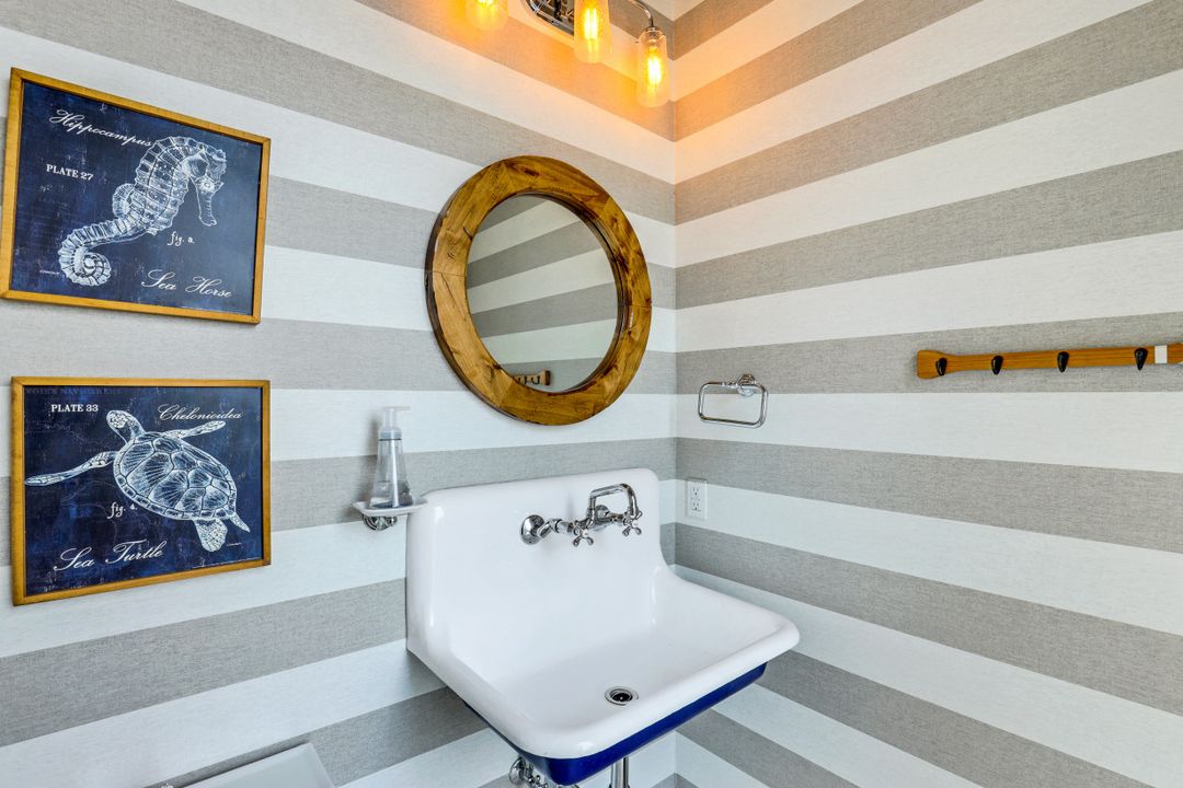 5930 Harborage Dr, Fort Myers, FL 33908