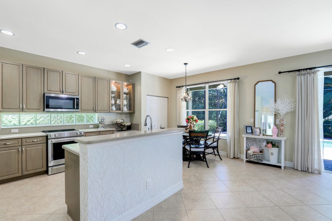 1794 Ribbon Fan Ln, Naples, FL 34119