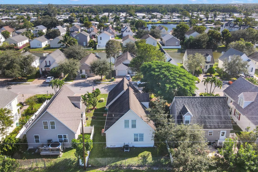 239 Leawood Cir, Naples, FL 34104
