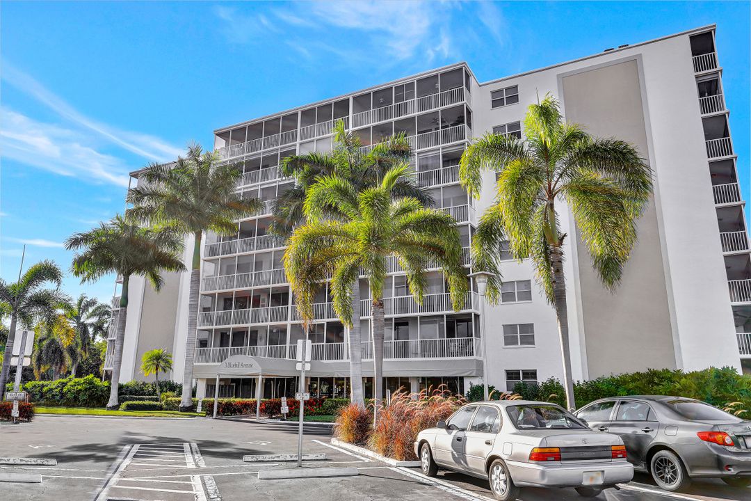 3 Bluebill Ave, Naples, FL 34108