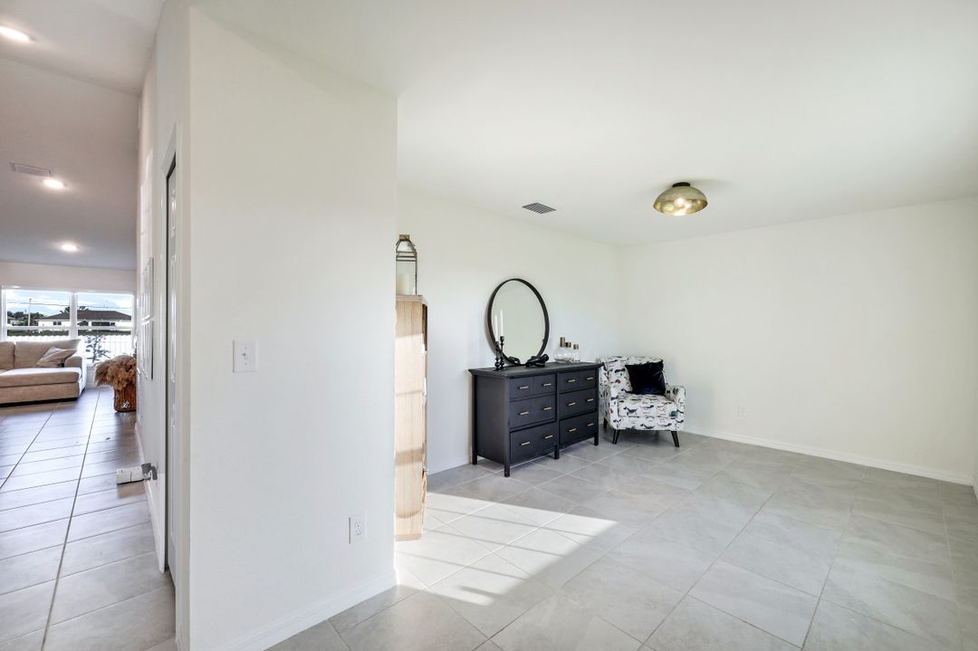 117 NW 27th Pl, Cape Coral, FL 33993