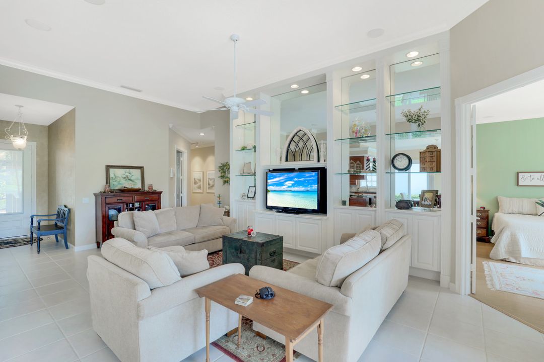 4420 Prescott Ln, Naples, FL 34119