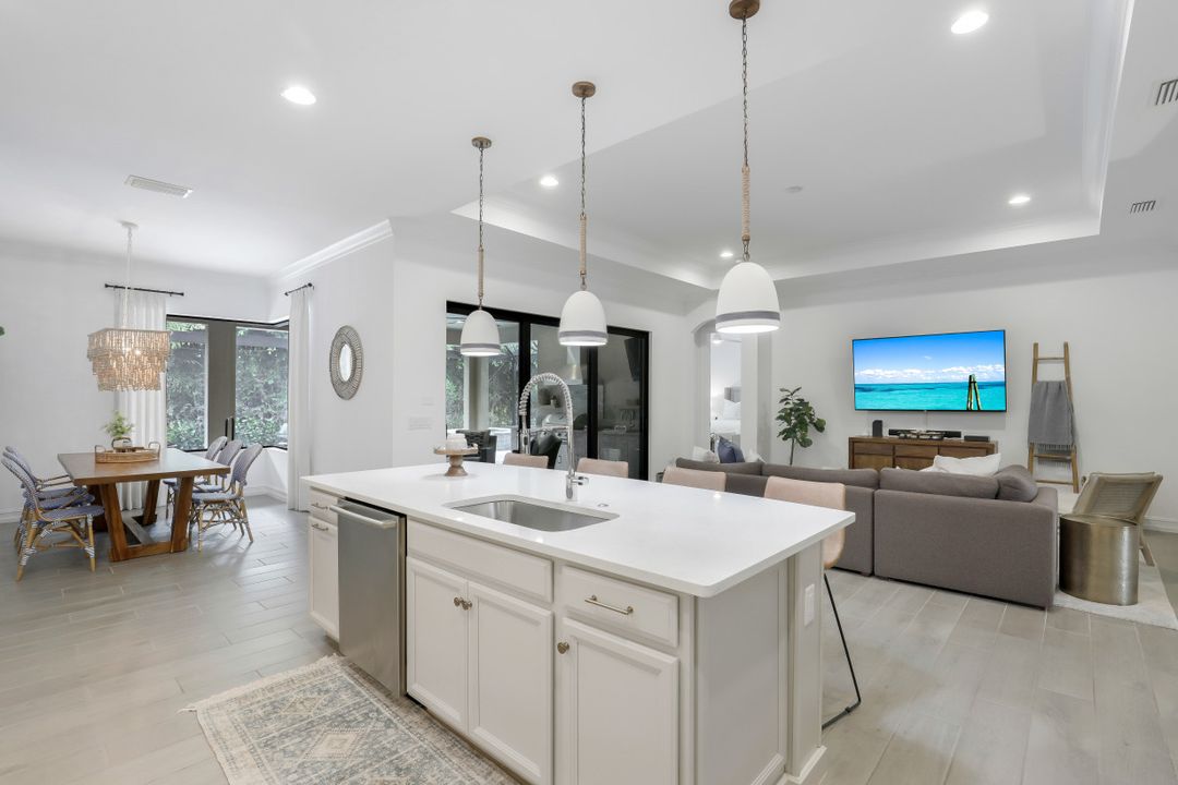 1431 Mockingbird Dr, Naples, FL 34120