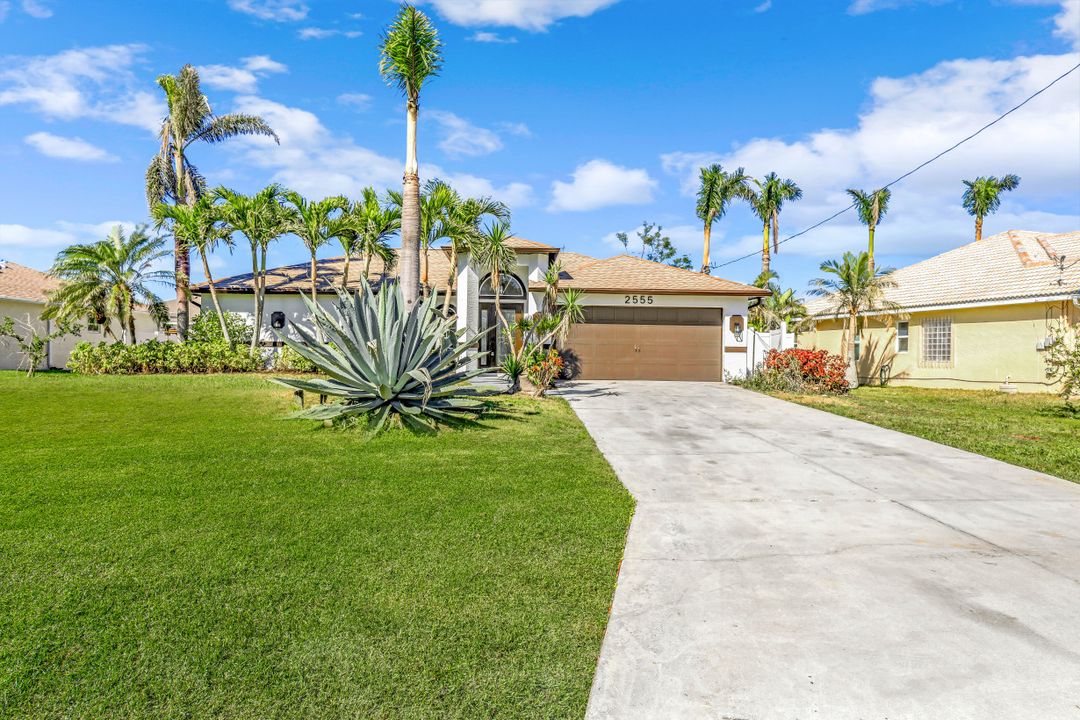 2555 SW 27th St, Cape Coral, FL 33914