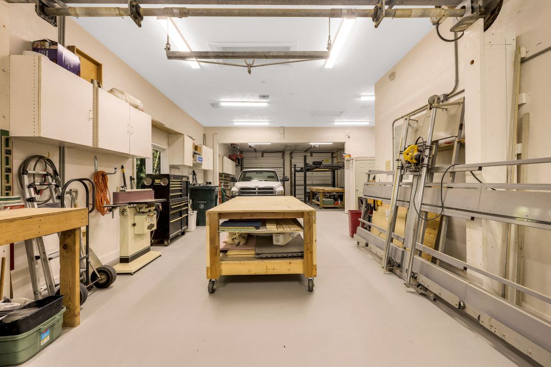 856 Inlet Dr, Marco Island, FL 34145