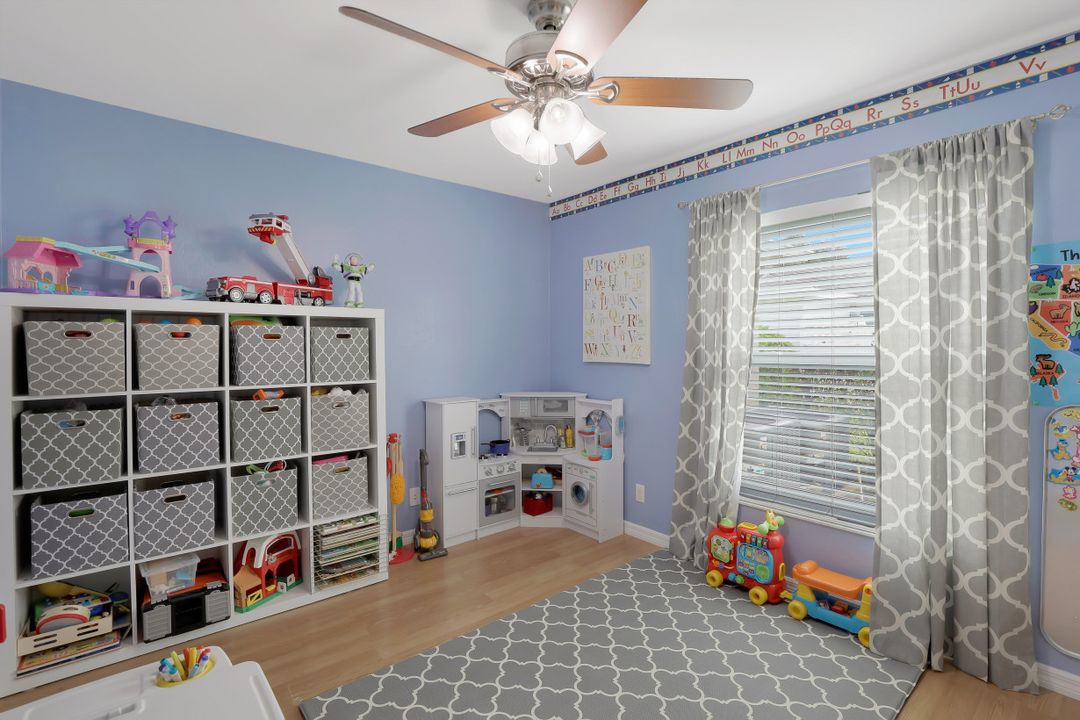 9191 Pittsburgh Blvd, Fort Myers, FL 33967