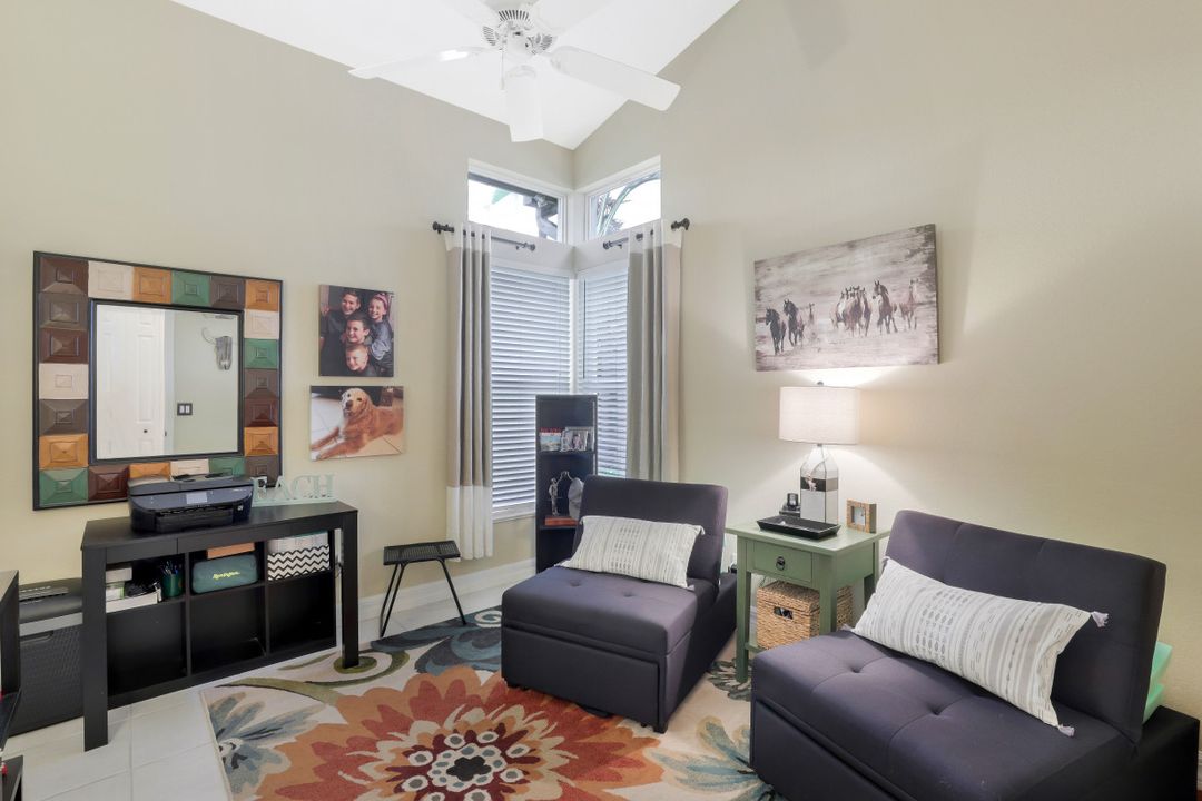 3640 Sawgrass Ct, Bonita Springs, FL 34134