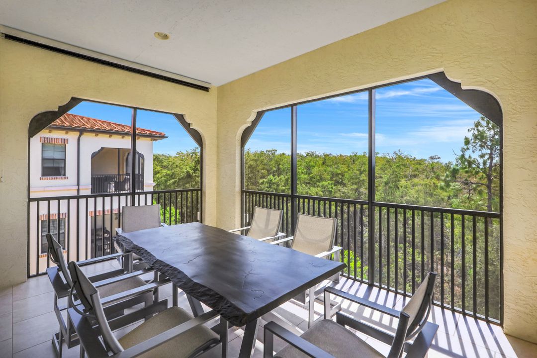 16386 Viansa Way #301, Naples, FL 34110