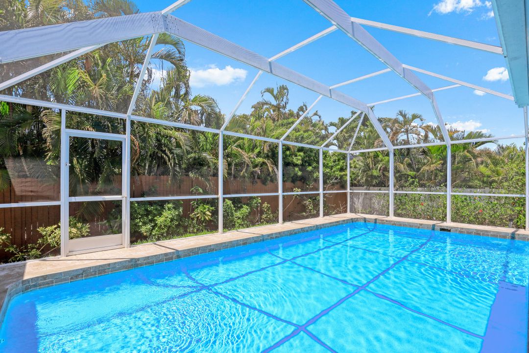 541 S Heathwood Dr, Marco Island, FL 34145