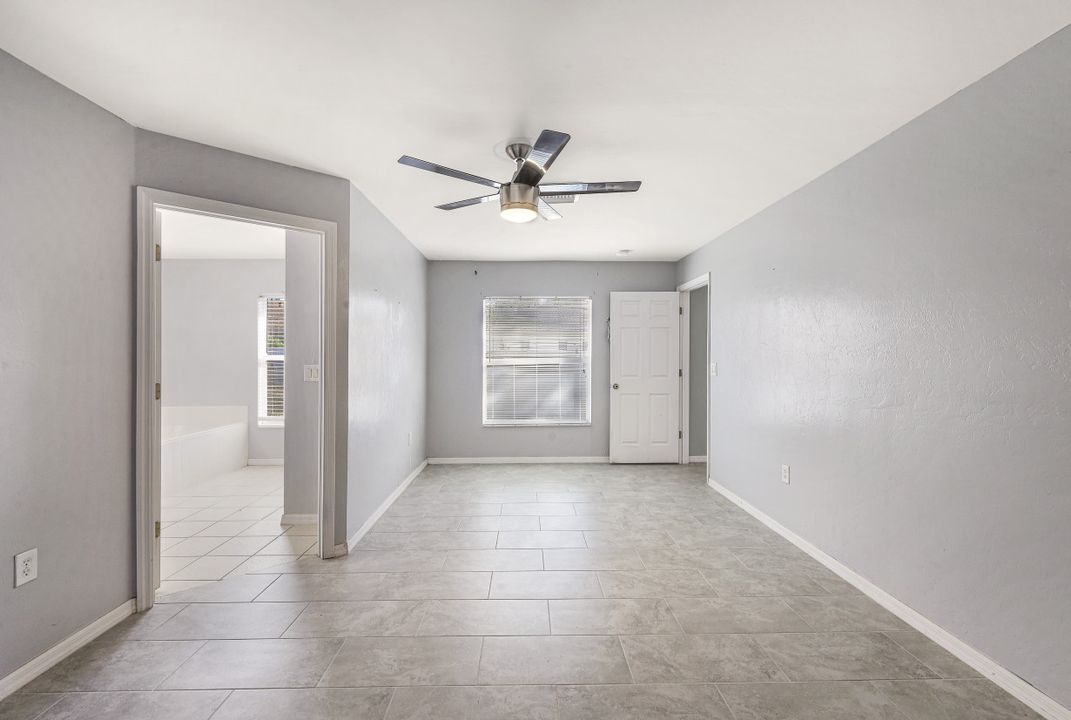 15736 Sunny Crest Ln, Fort Myers, FL 33905