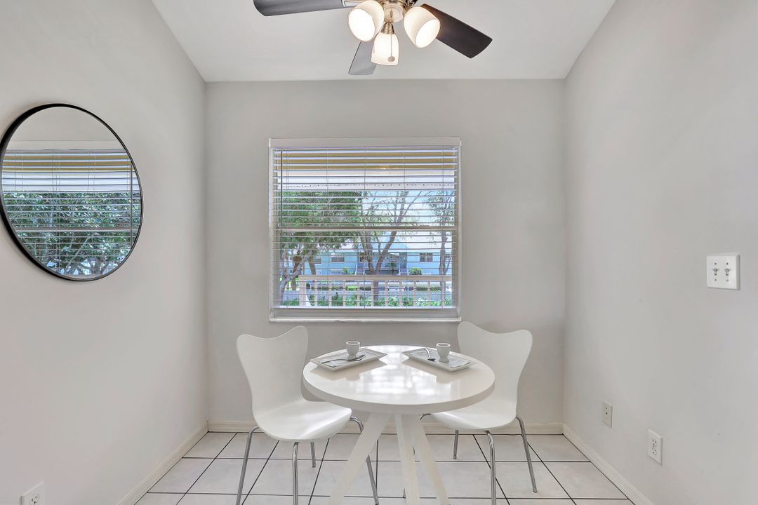 102 Pebble Shores Dr #3-201, Naples, FL 34110