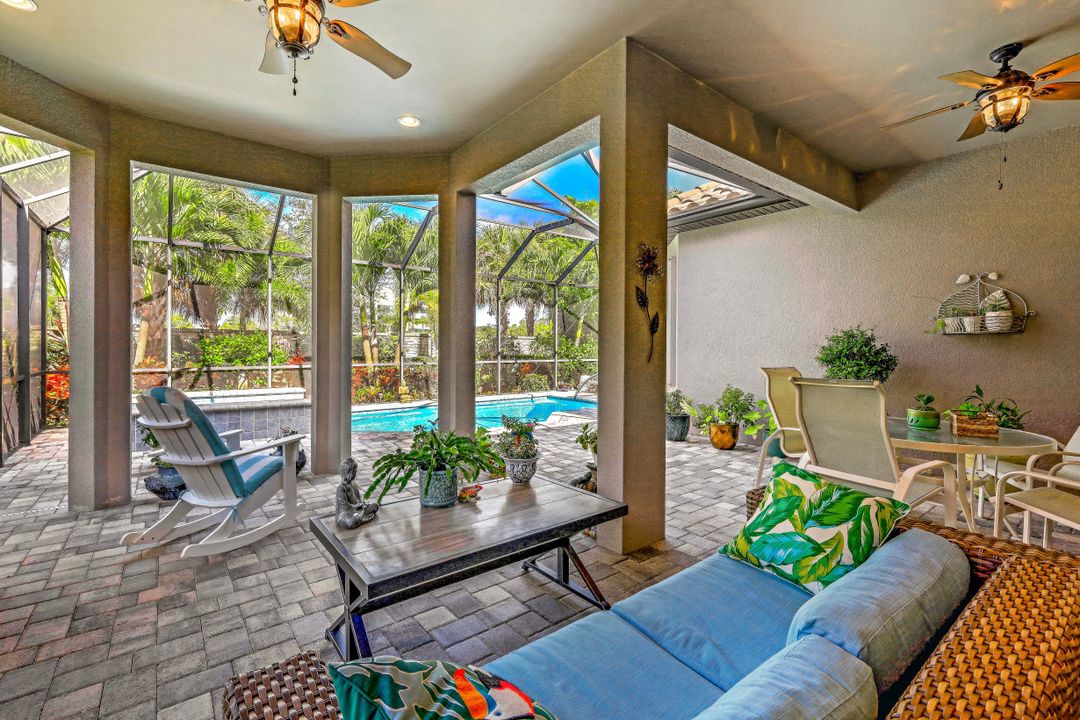 8447 Palacio Terrace W, Naples, FL 34114