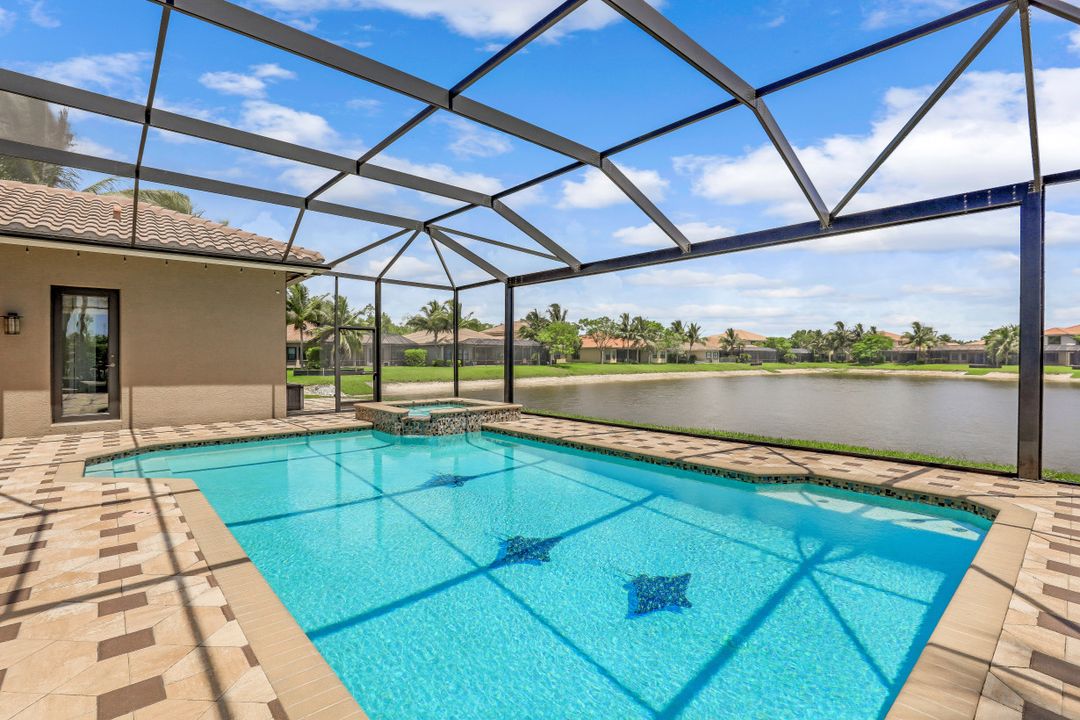 3910 Glacier Ct, Naples, FL 34119