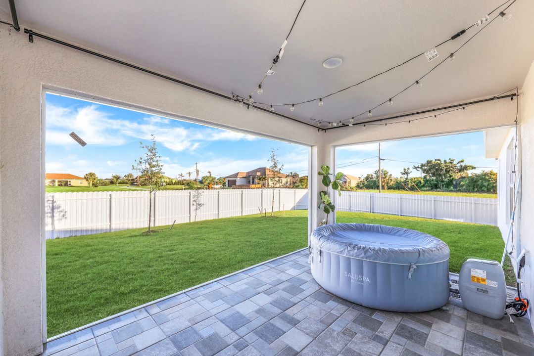 117 NW 27th Pl, Cape Coral, FL 33993