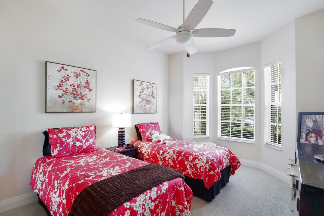 8586 Gleneagle Way, Naples, FL 34120