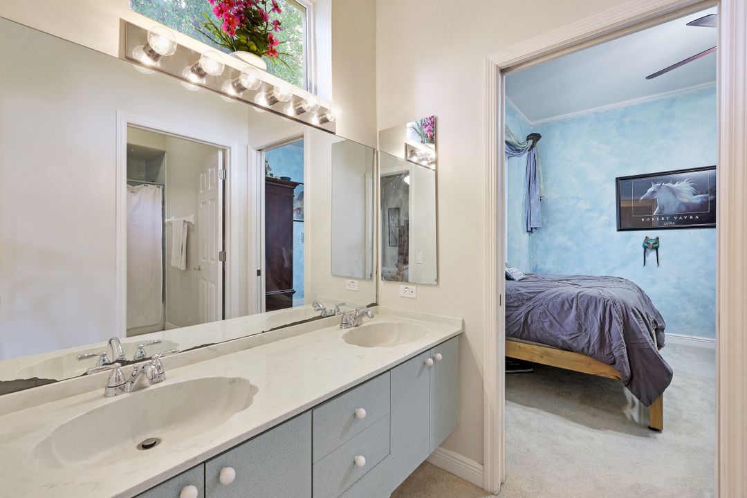 6881 Bottlebrush Ln, Naples, FL 34109