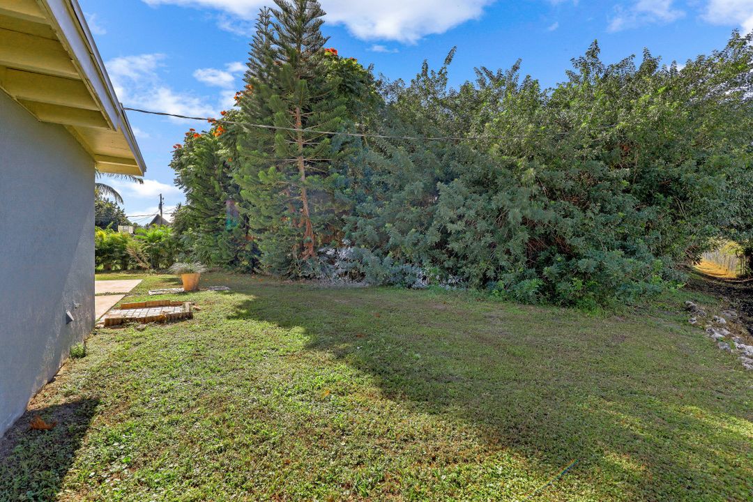 3409 Goldie Ln, Naples, FL 34112