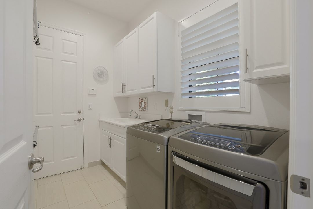 3462 Pacific Dr, Naples, FL 34119