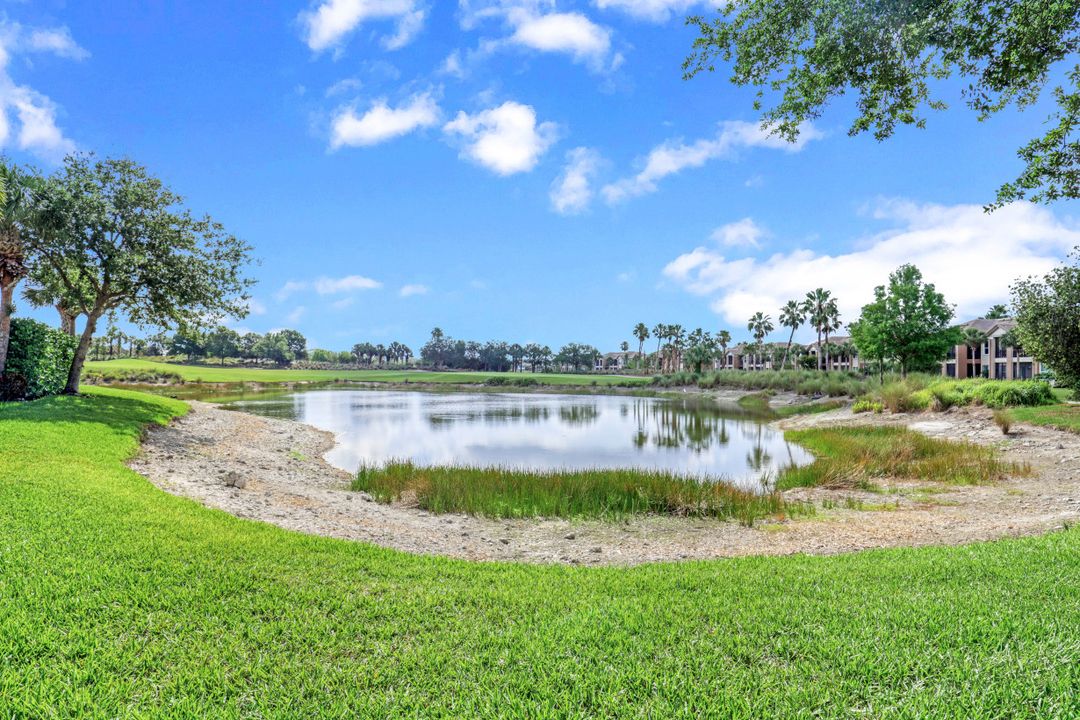 9176 Quartz Ln, Naples, FL 34120