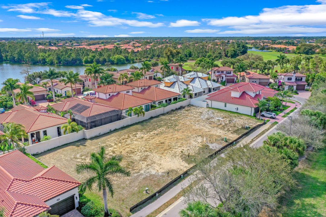 7968 Cordoba Pl, Naples, FL 34113