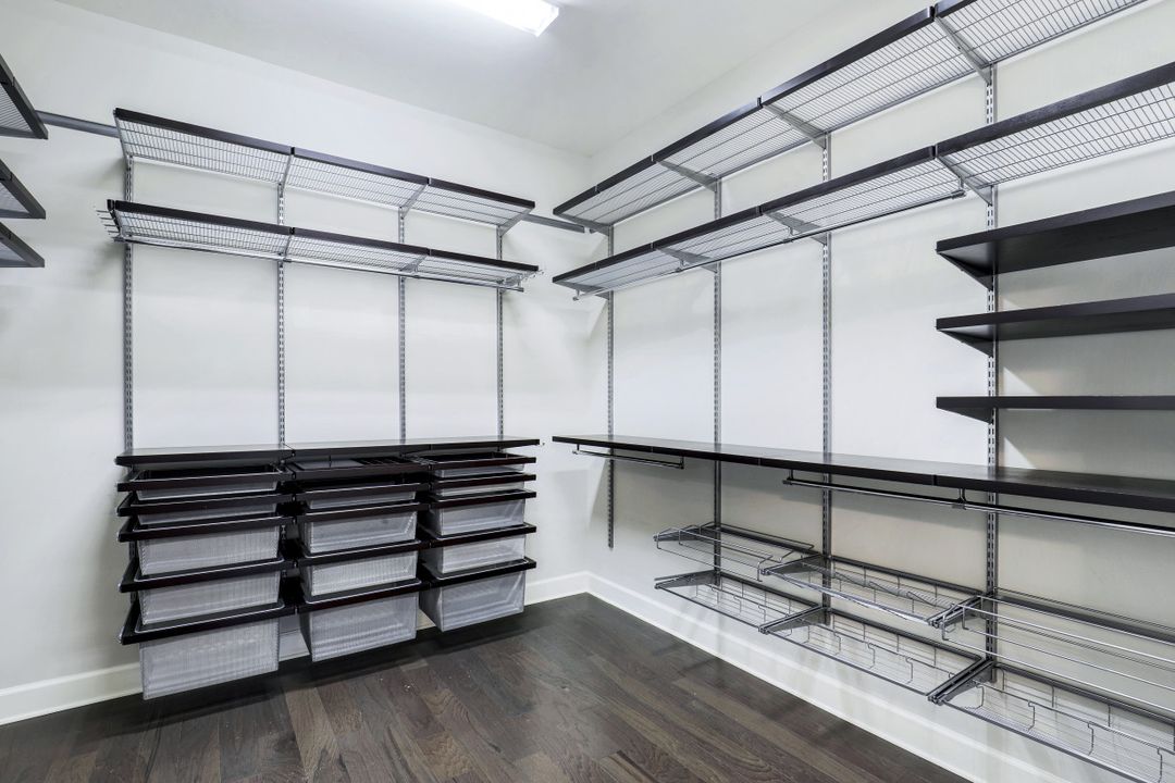 8815 Vaccaro Ct, Naples, FL 34119