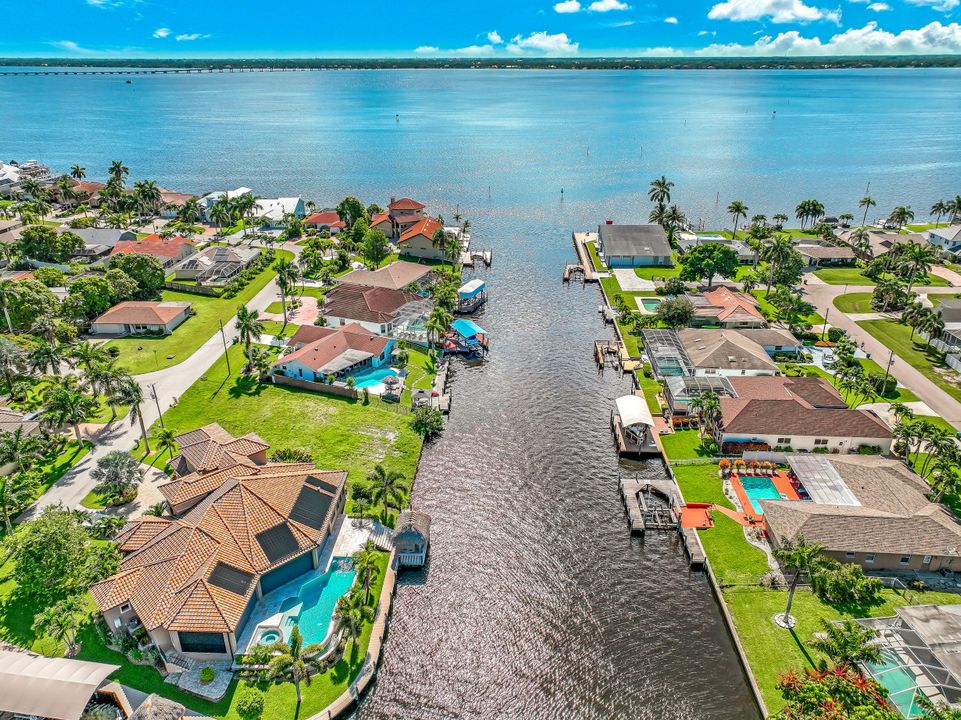 2215 SE 31st St, Cape Coral, FL 33904