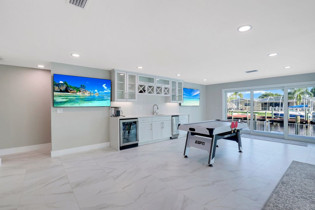 129 SW 54th Terrace, Cape Coral, FL 33914