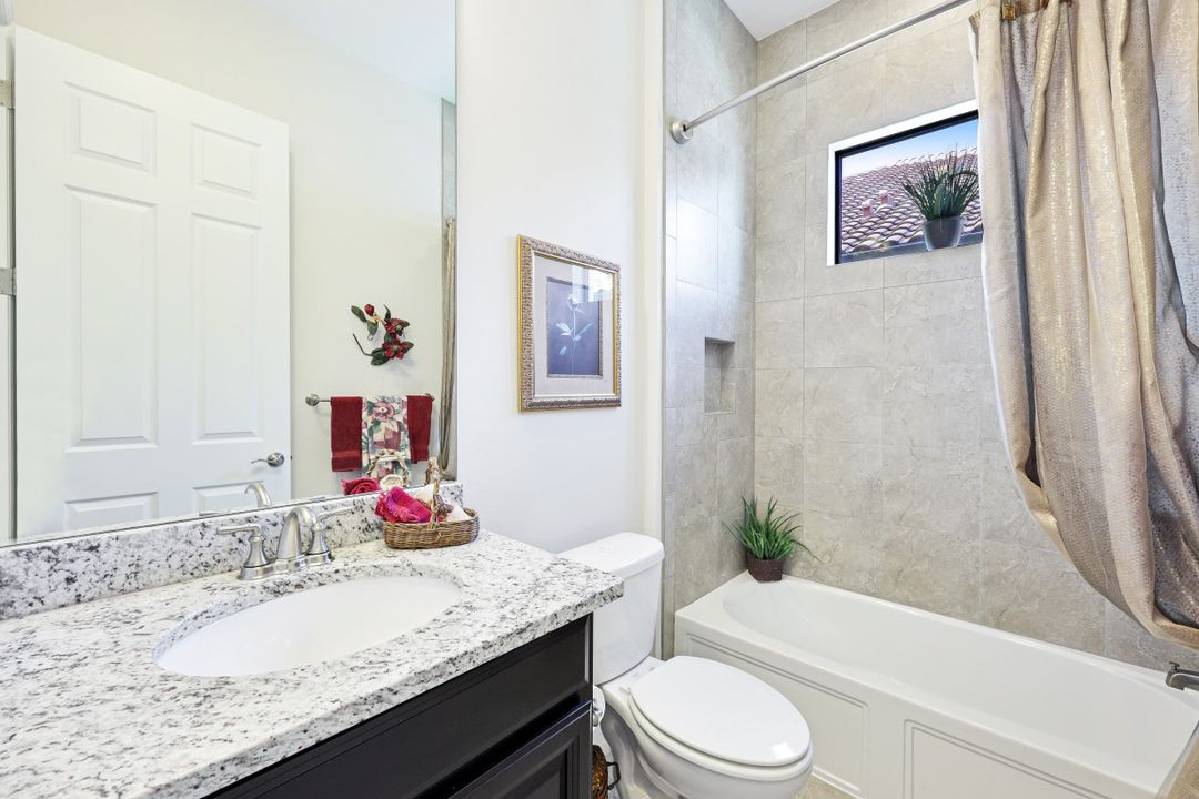 9129 Isla Bella Cir, Bonita Springs, FL 34135