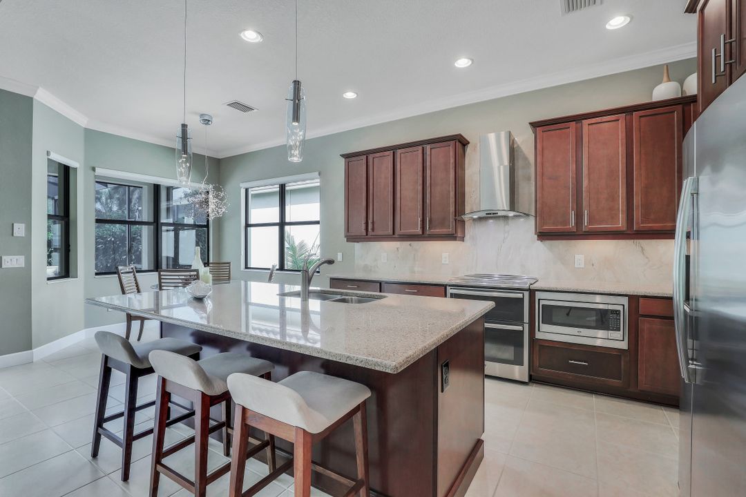 9081 Isla Bella Cir, Bonita Springs, FL 34135