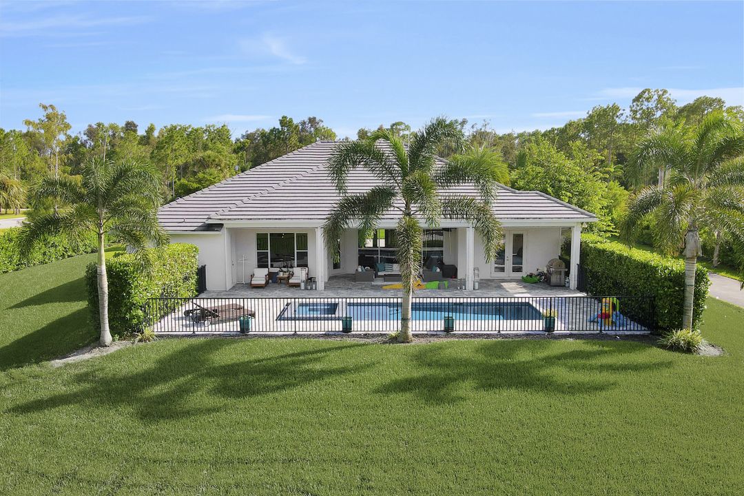 5931 Spanish Oaks Ln, Naples, FL 34119