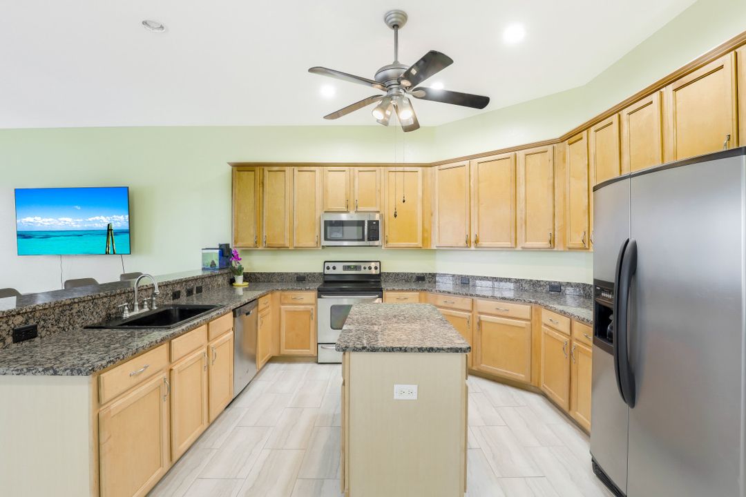 118 NE 21st Ave, Cape Coral, FL 33909