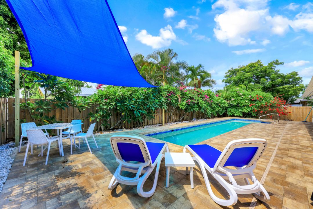 1320 Woodridge Ave, Naples, FL 34103