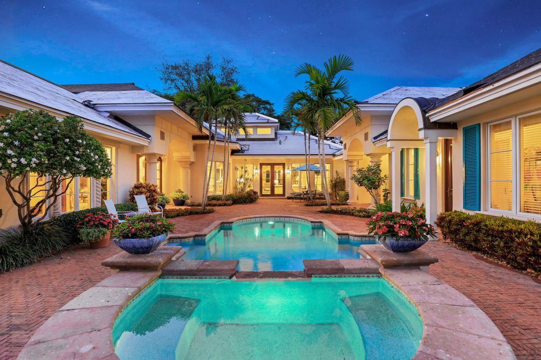 185 Cheshire Way, Naples, FL 34110