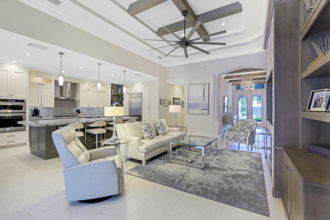 10102 Palazzo Dr, Naples, FL 34119