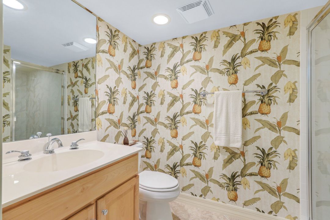 295 Grande Way #905, Naples, FL 34110