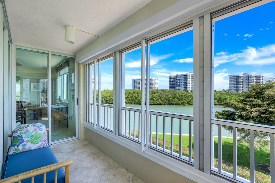 25 Bluebill Ave #201, Naples, FL 34108