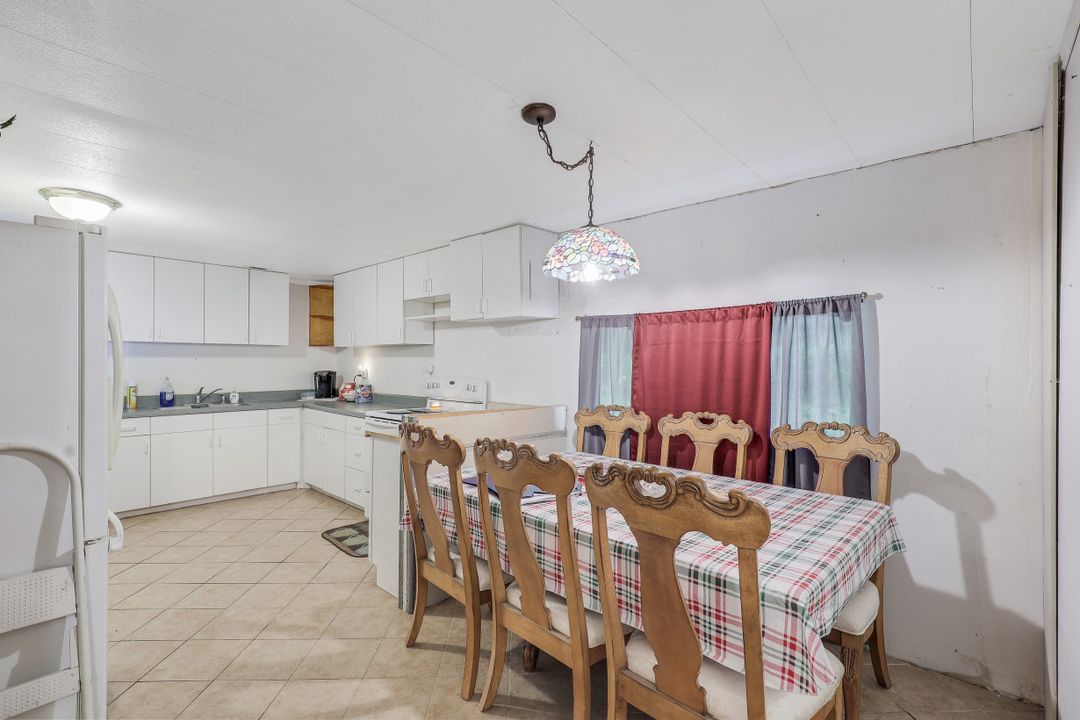 7905 Marx Dr, North Fort Myers, FL 33917