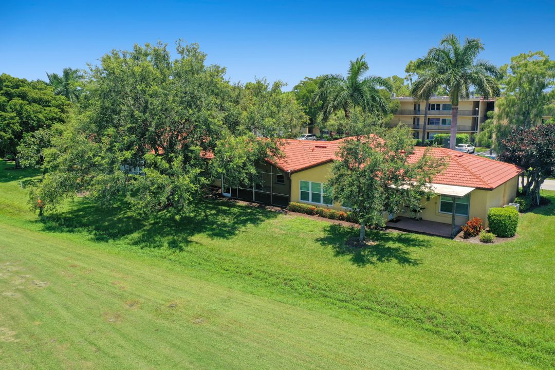 1017 Forest Lakes Dr, Naples, FL 34105