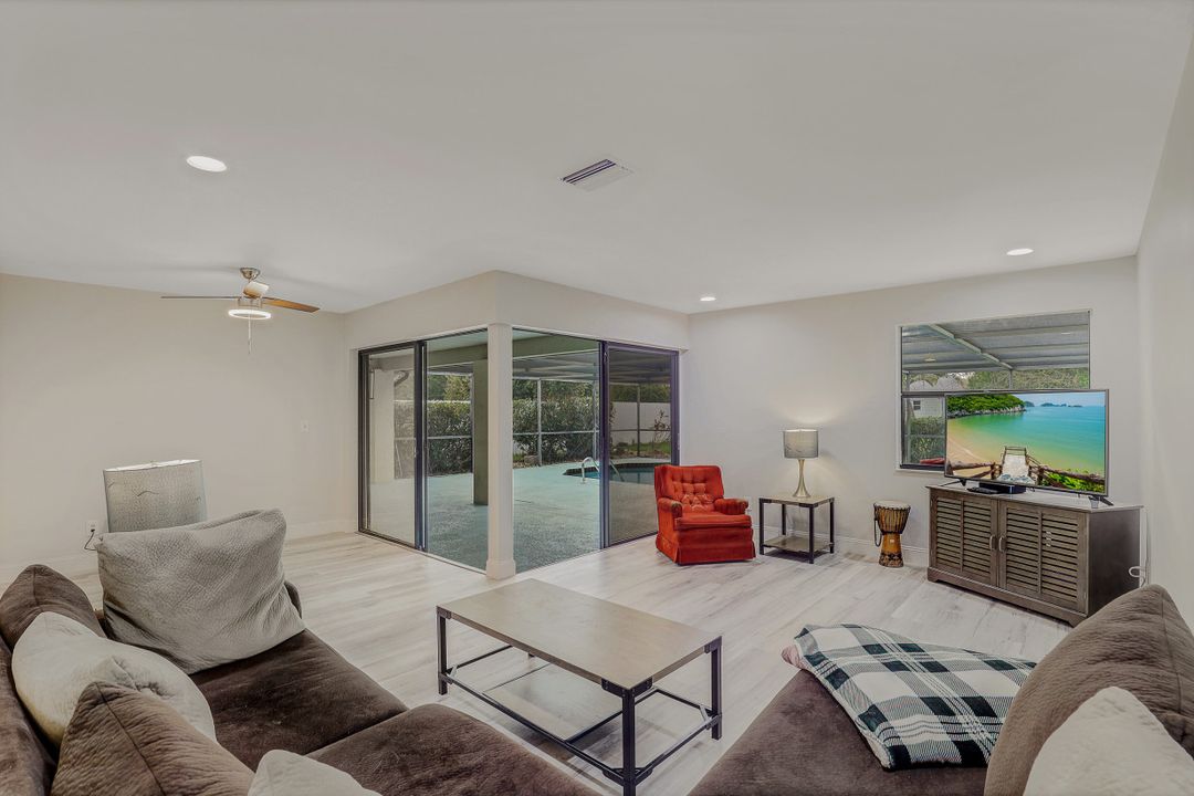 4004 SE 1st Ct, Cape Coral, FL 33904