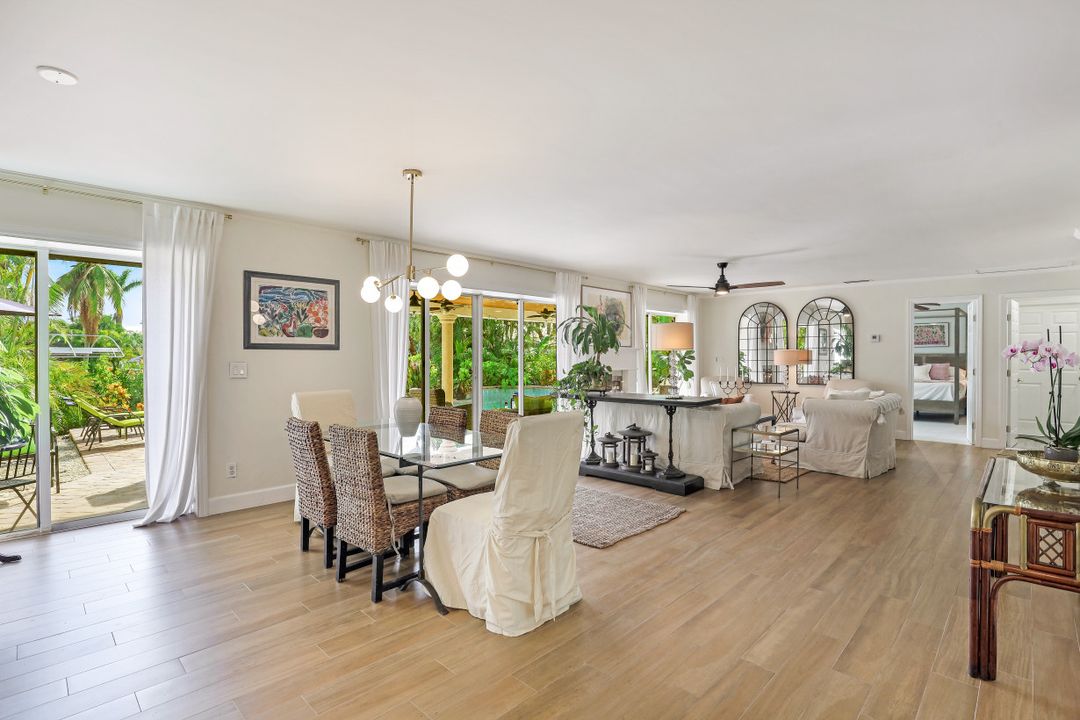 1030 Aqua Ln, Fort Myers, FL 33919