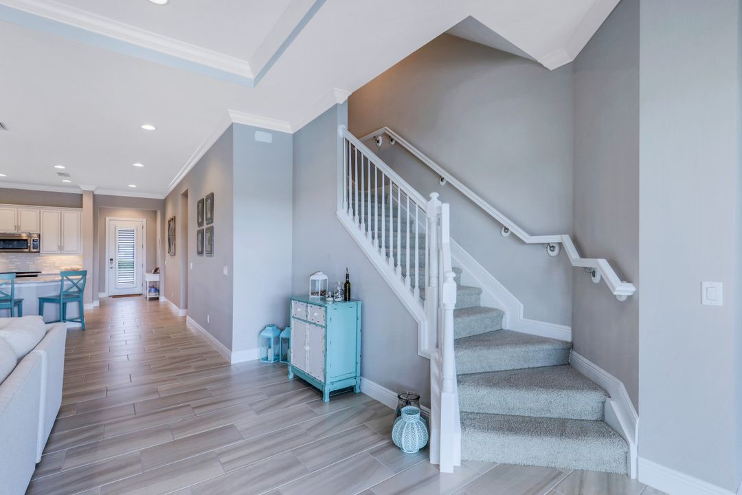 4714 Formosa Dr, Naples, FL 34119