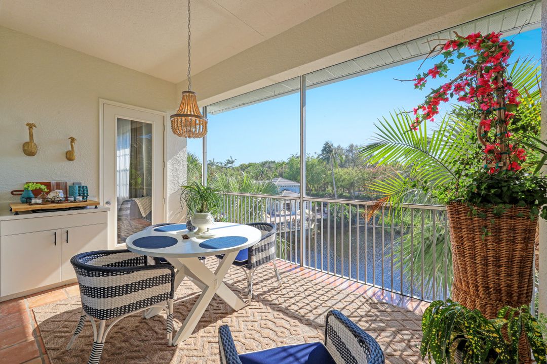 743 Bentwater Cir #203, Naples, FL 34108