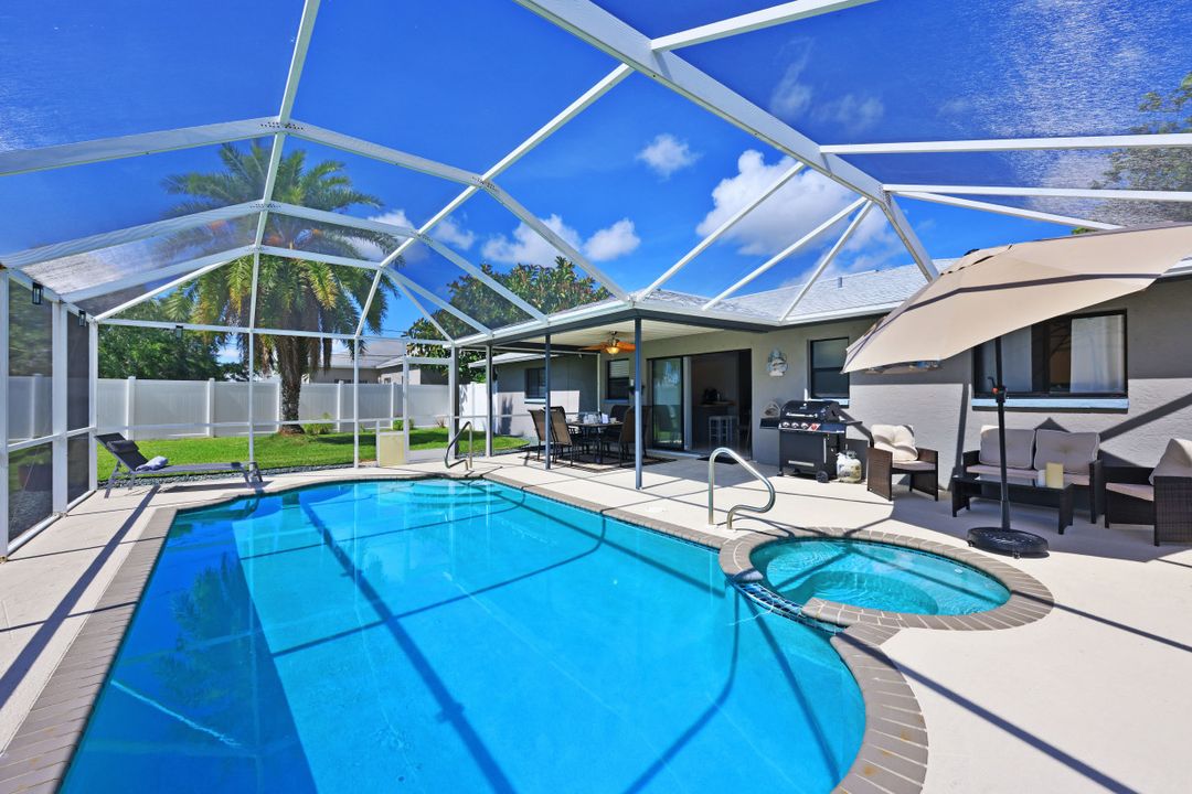 1909 SE 8th Ave, Cape Coral, FL 33990