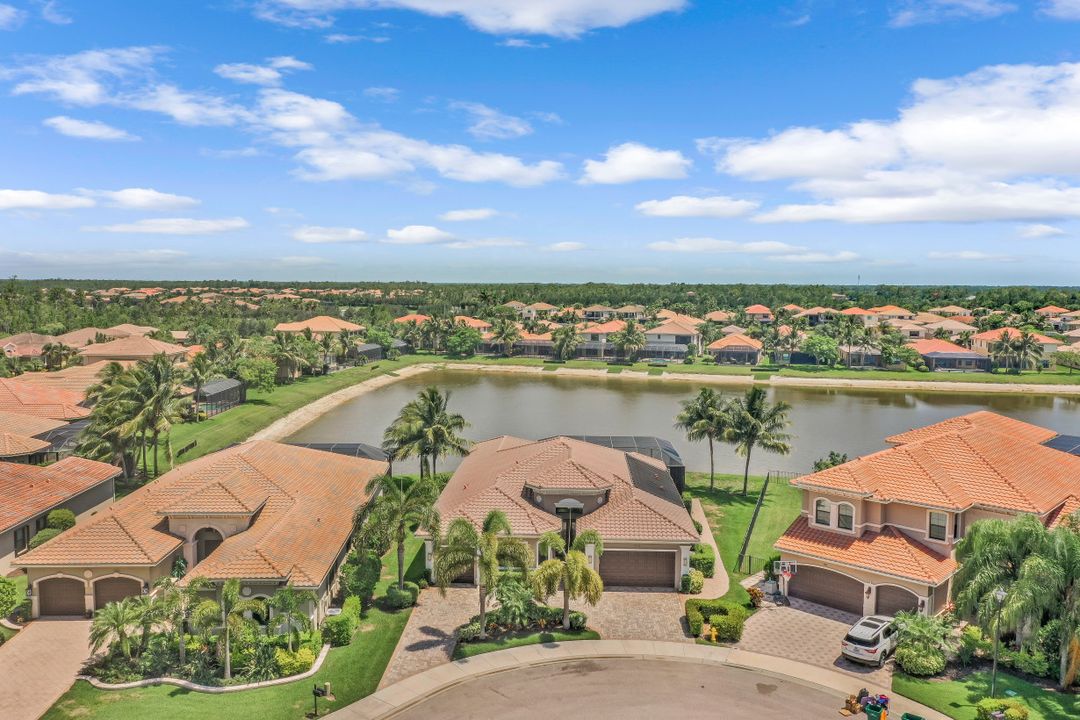 3910 Glacier Ct, Naples, FL 34119