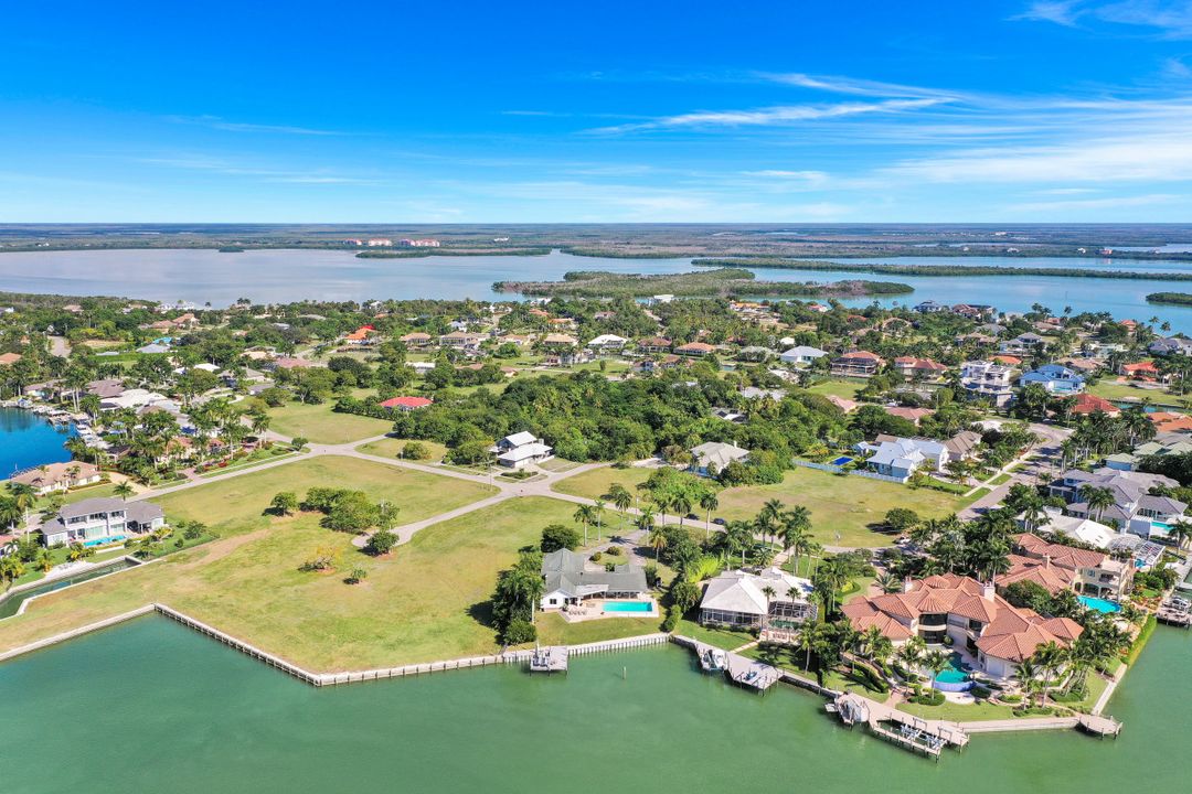 1028 W Inlet Dr, Marco Island, FL 34145